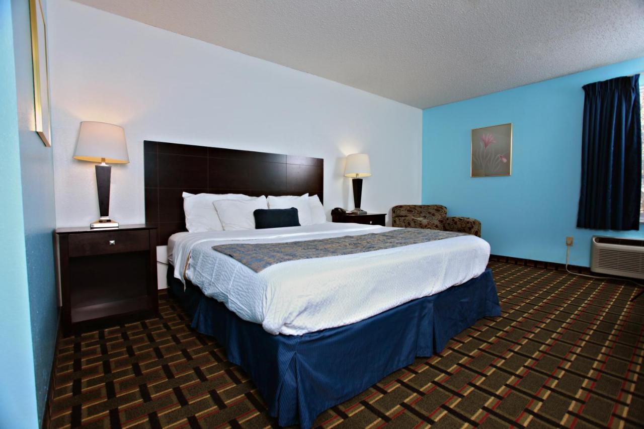Coratel Inn & Suites By Jasper Newton Экстерьер фото