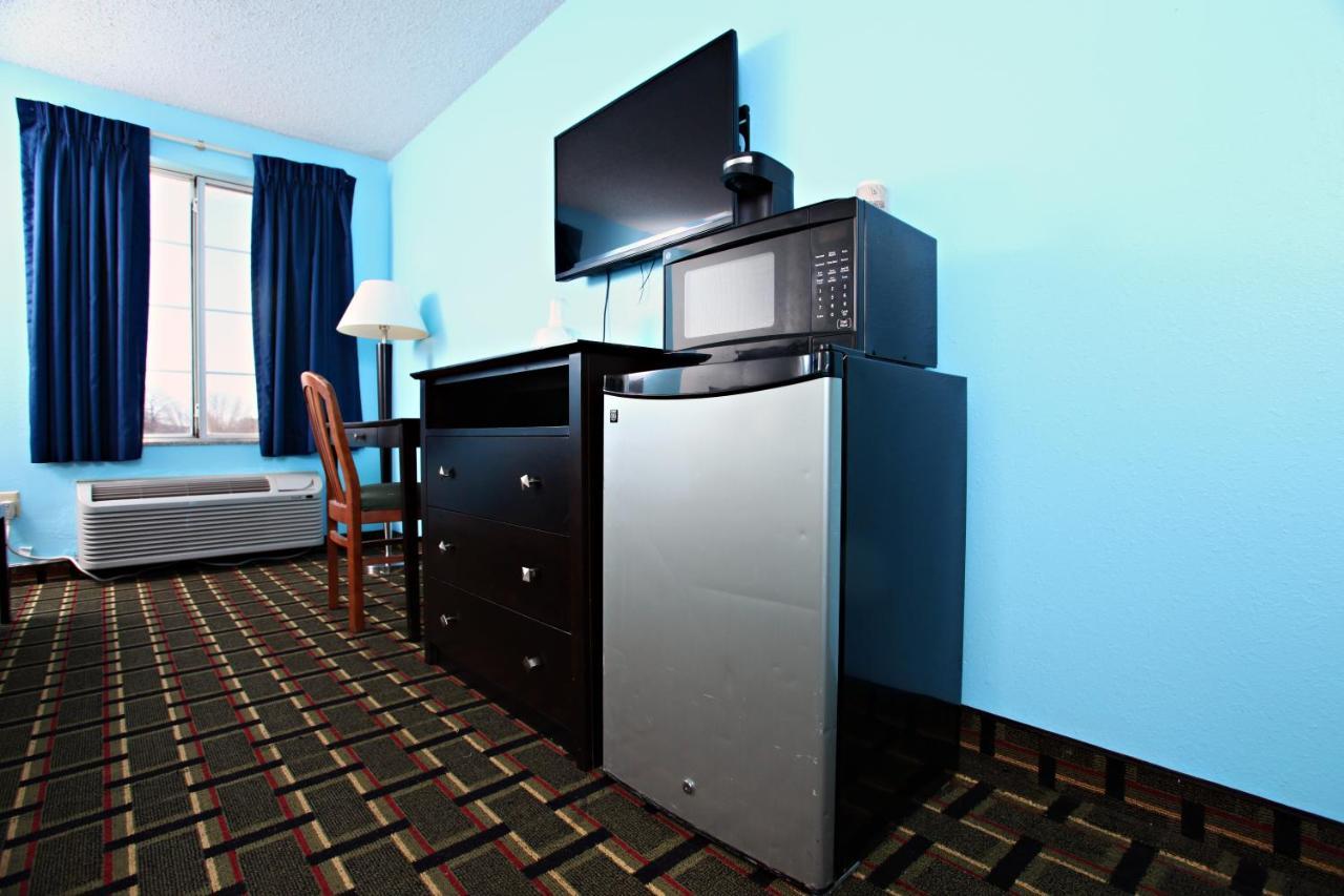 Coratel Inn & Suites By Jasper Newton Экстерьер фото